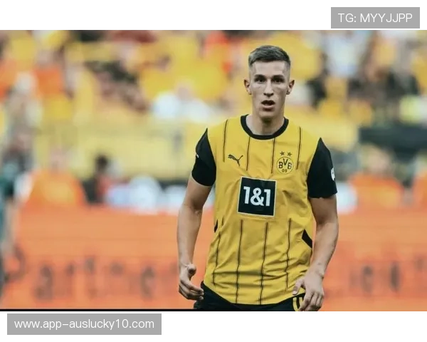 施洛特贝克称多特仍争冠，更衣室团结助逆转